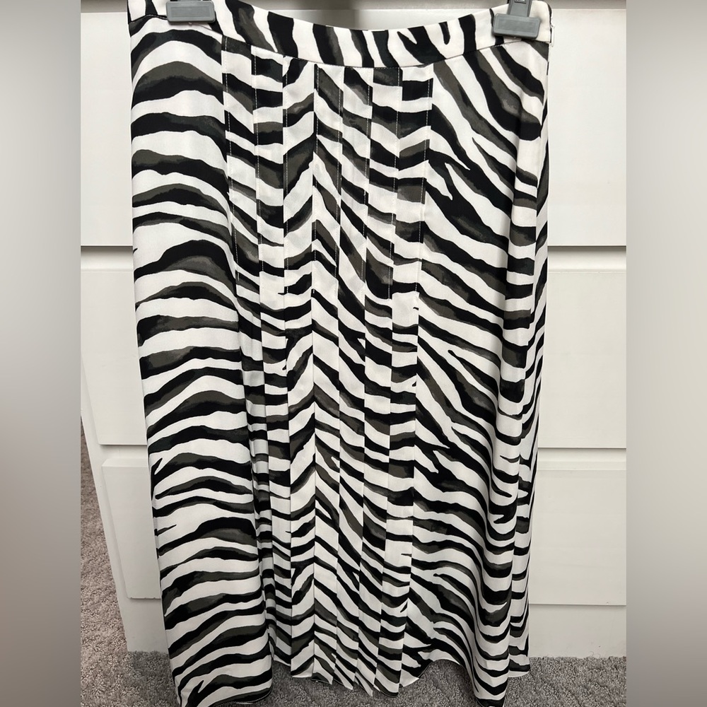 Banana Republic pleated midi skirt